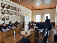 Servidores da Câmara Municipal de Passa-Quatro participam de curso sobre a Nova Lei de Licitações